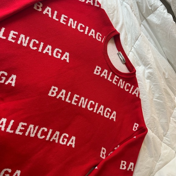 Red  and white oversized balenciaga  sweater authentic size M - Picture 5 of 9